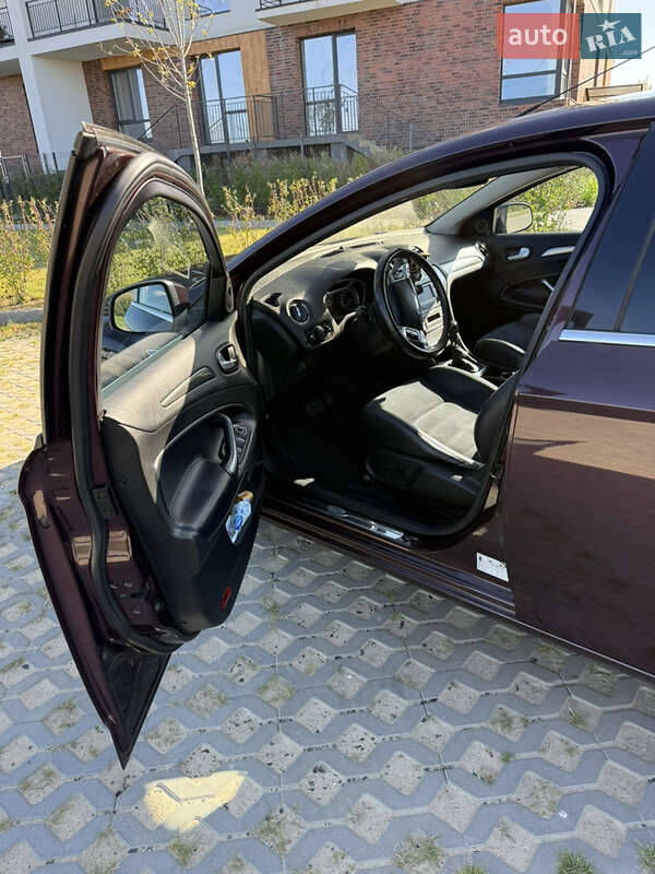 Седан Ford Mondeo 2010 в Луцке