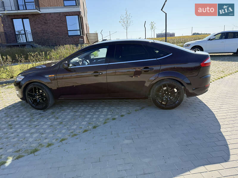 Седан Ford Mondeo 2010 в Луцке