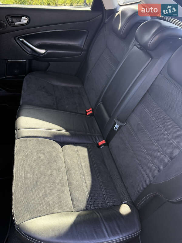 Седан Ford Mondeo 2010 в Луцке