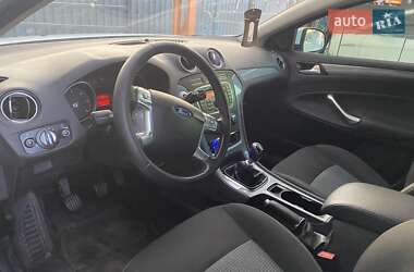 Лифтбек Ford Mondeo 2013 в 