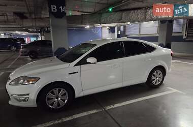 Лифтбек Ford Mondeo 2013 в 