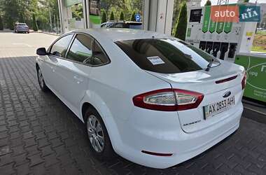 Лифтбек Ford Mondeo 2013 в 