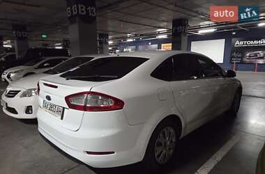 Лифтбек Ford Mondeo 2013 в 