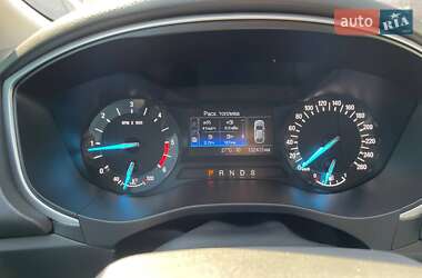 Седан Ford Mondeo 2015 в 