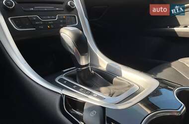 Седан Ford Mondeo 2015 в 