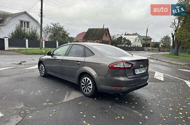 Седан Ford Mondeo 2011 в 