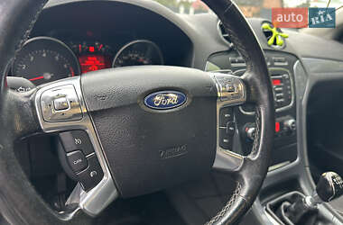 Седан Ford Mondeo 2011 в 