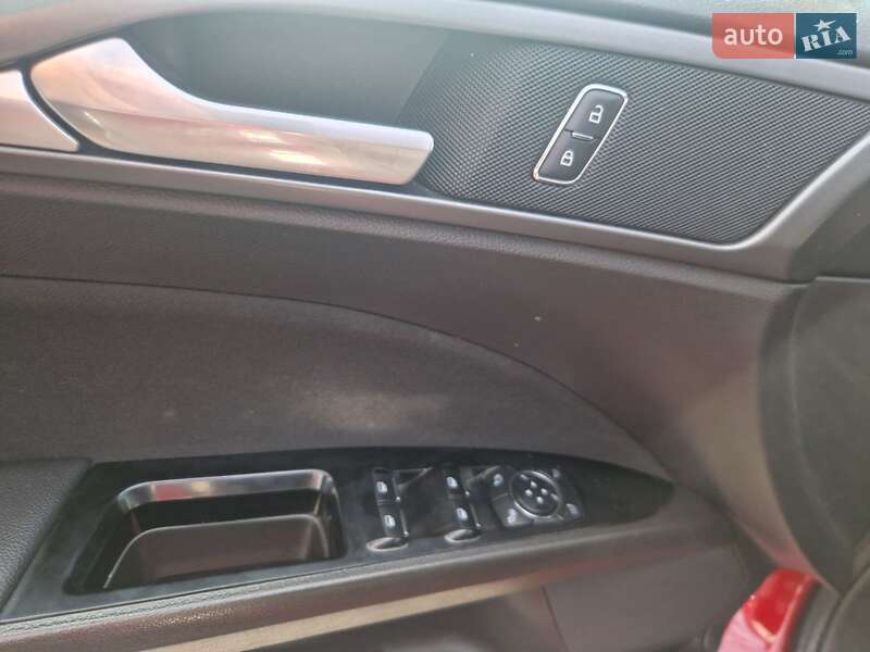 Седан Ford Mondeo 2016 в Тячеве