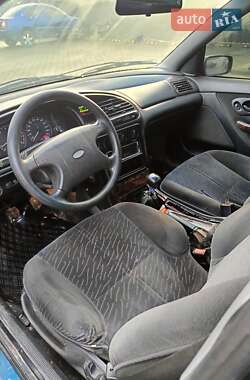 Лифтбек Ford Mondeo 1994 в 