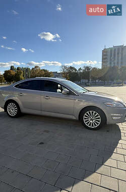 Седан Ford Mondeo 2012 в 