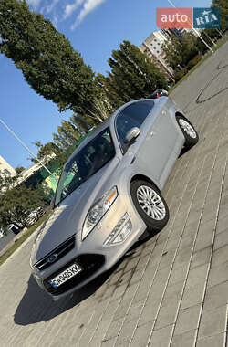 Седан Ford Mondeo 2012 в 