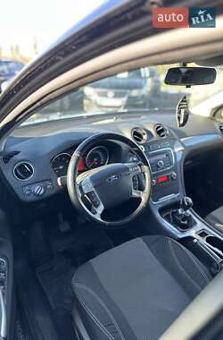 Седан Ford Mondeo 2011 в 