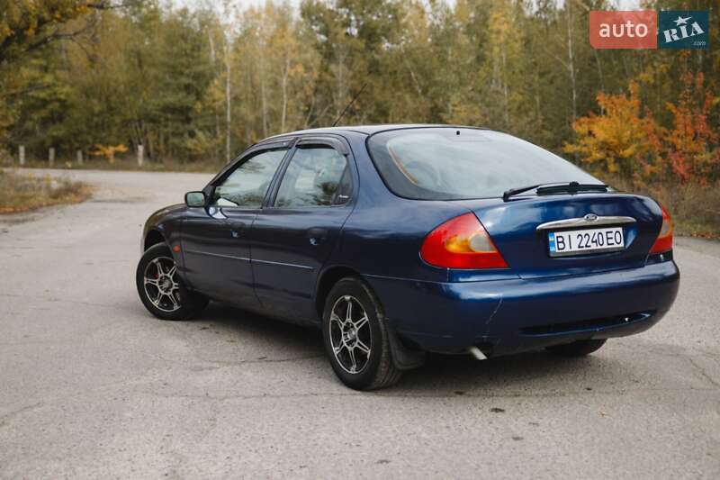 Лифтбек Ford Mondeo 1998 в Кременчуге