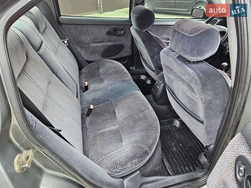 Седан Ford Mondeo 1993 в Обухове