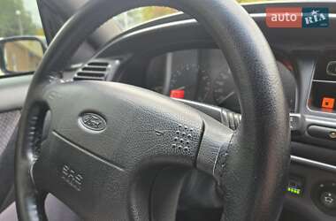 Седан Ford Mondeo 1993 в 