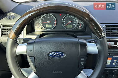 Седан Ford Mondeo 2004 в  фото 18 Седан Ford Mondeo 2004 в