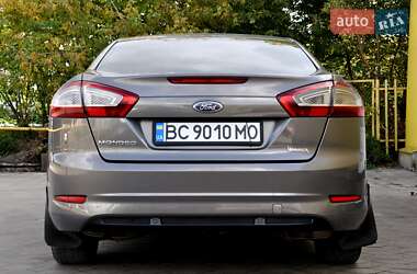 Седан Ford Mondeo 2011 в 