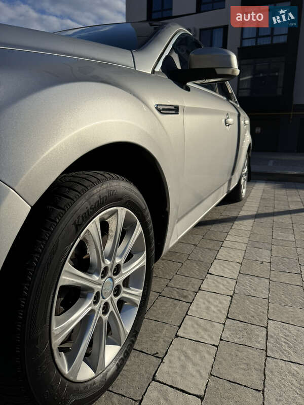 Седан Ford Mondeo 2011 в Ивано-Франковске