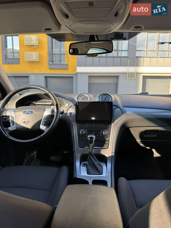 Седан Ford Mondeo 2011 в Ивано-Франковске