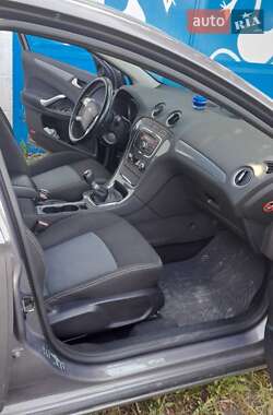 Седан Ford Mondeo 2011 в  фото 8 Седан Ford Mondeo 2011 в