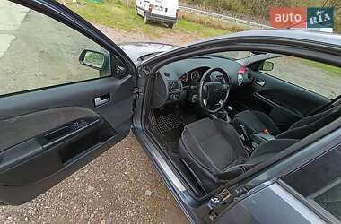 Лифтбек Ford Mondeo 2002 в  фото 16 Лифтбек Ford Mondeo 2002 в