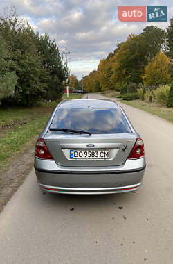 Лифтбек Ford Mondeo 2006 в 