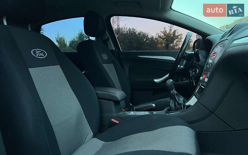 Лифтбек Ford Mondeo 2008 в Львове