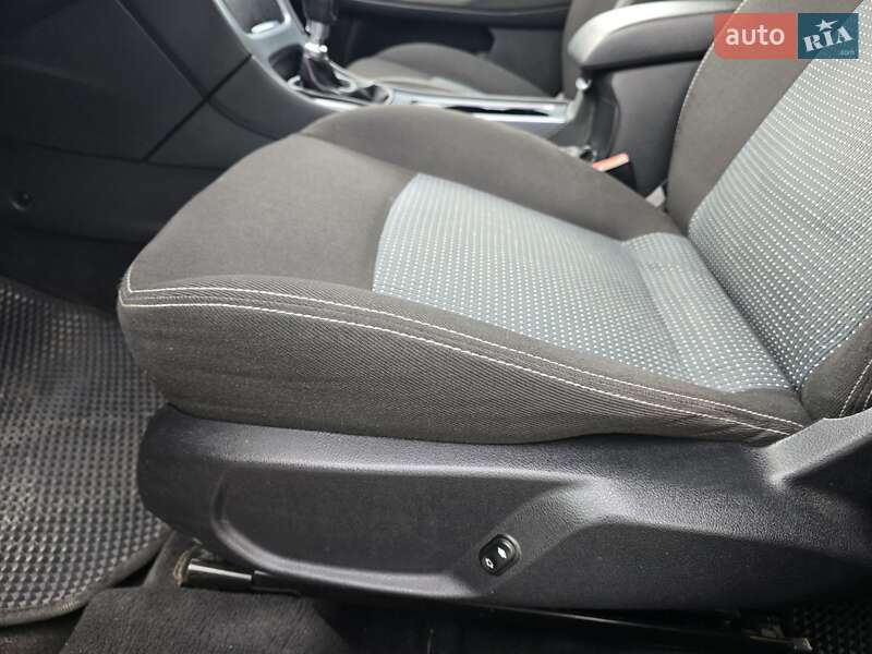 Лифтбек Ford Mondeo 2011 в Львове