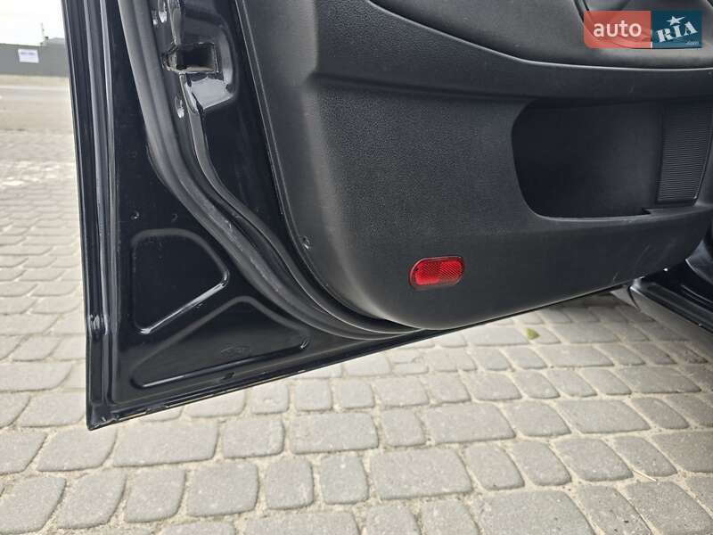 Лифтбек Ford Mondeo 2011 в Львове