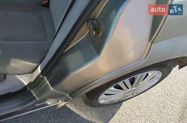 Лифтбек Ford Mondeo 2001 в 