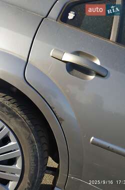 Лифтбек Ford Mondeo 2001 в 