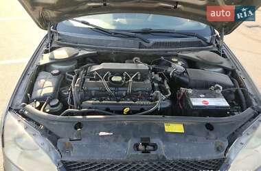 Лифтбек Ford Mondeo 2001 в 