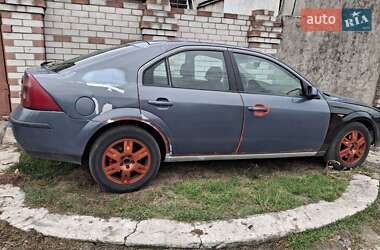 Лифтбек Ford Mondeo 2001 в 