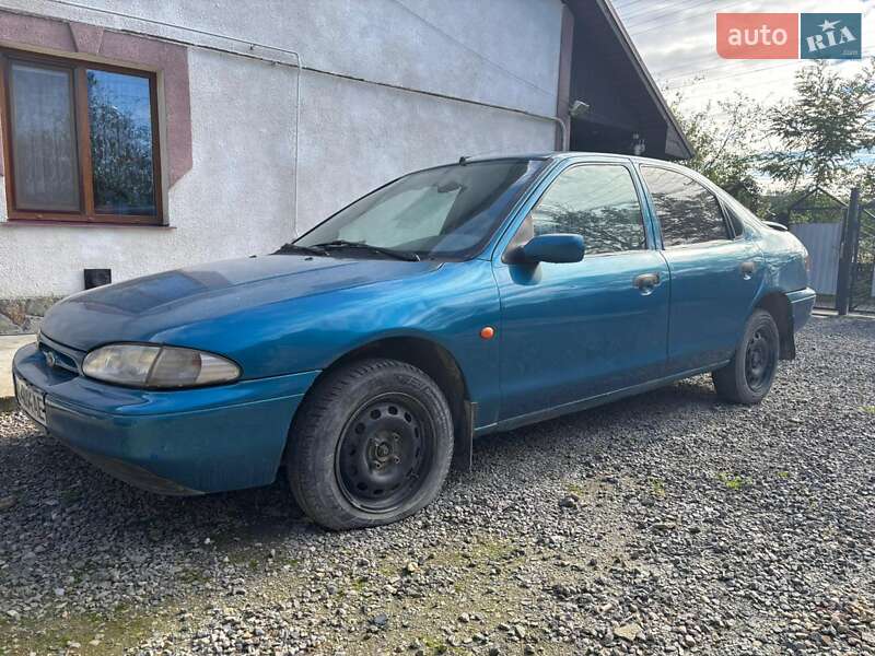 Ліфтбек Ford Mondeo 1993 в Чорткові