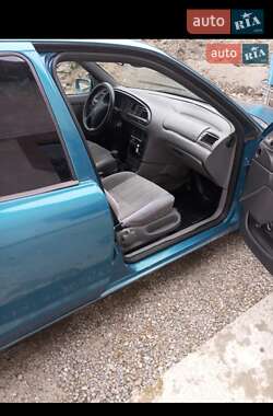 Лифтбек Ford Mondeo 1993 в 