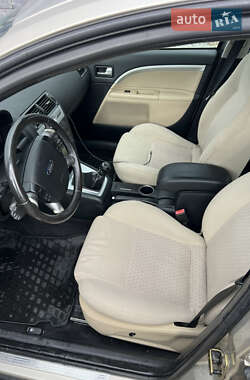 Лифтбек Ford Mondeo 2005 в 