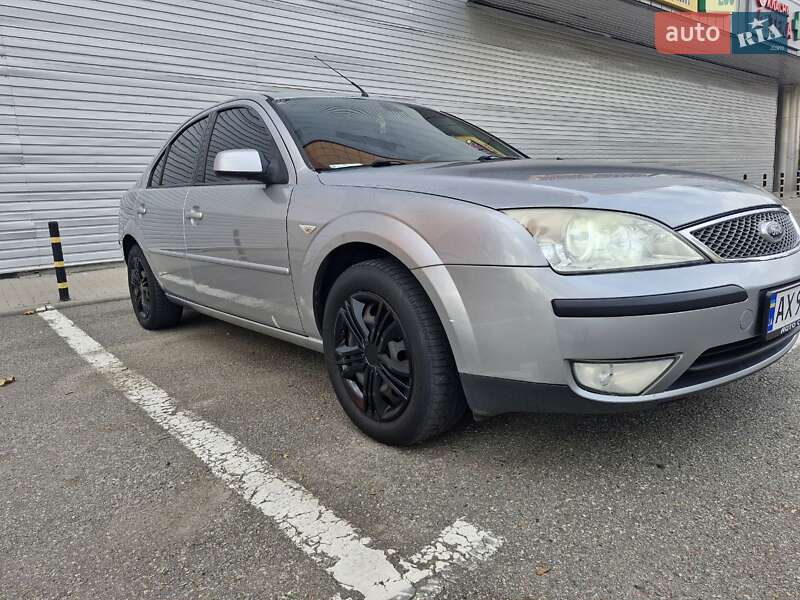 Ліфтбек Ford Mondeo 2004 в Харкові