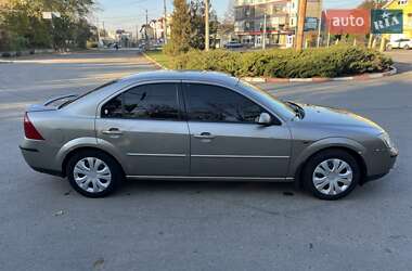 Седан Ford Mondeo 2002 в  фото 18 Седан Ford Mondeo 2002 в