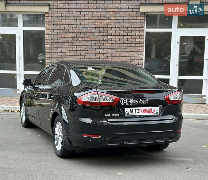 Седан Ford Mondeo 2011 в Киеве