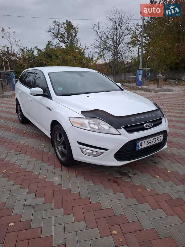 Універсал Ford Mondeo 2012 в  фото Універсал Ford Mondeo 2012 в