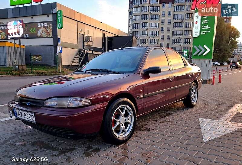 Седан Ford Mondeo 1993 в 