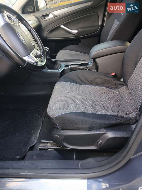 Седан Ford Mondeo 2011 в Львове