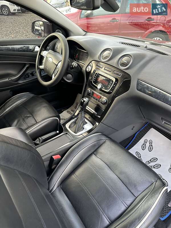 Седан Ford Mondeo 2011 в Смеле