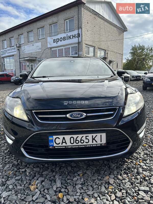 Седан Ford Mondeo 2011 в Смеле