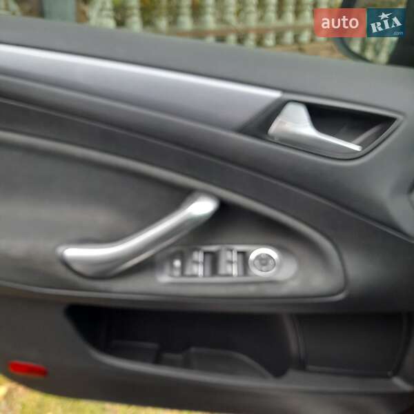 Седан Ford Mondeo 2012 в Луцьку