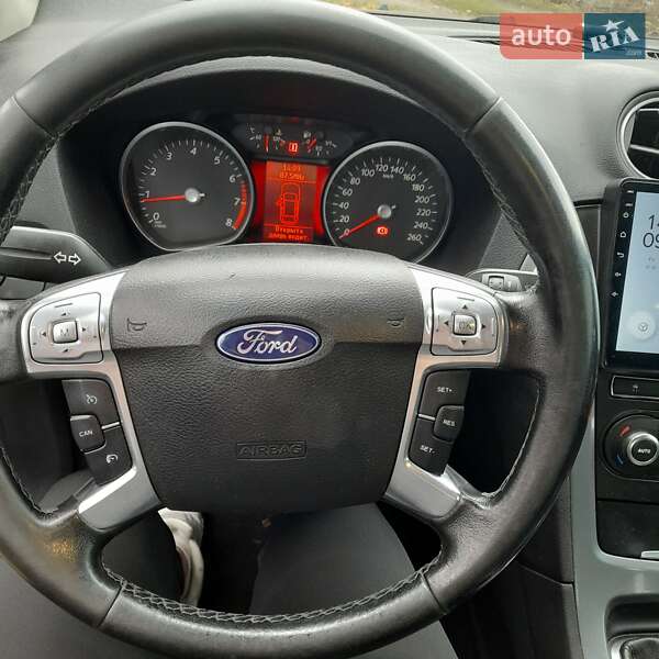 Седан Ford Mondeo 2012 в Луцьку