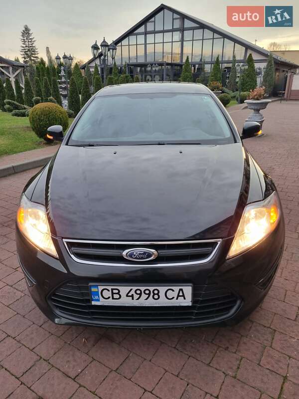 Седан Ford Mondeo 2012 в Стрые