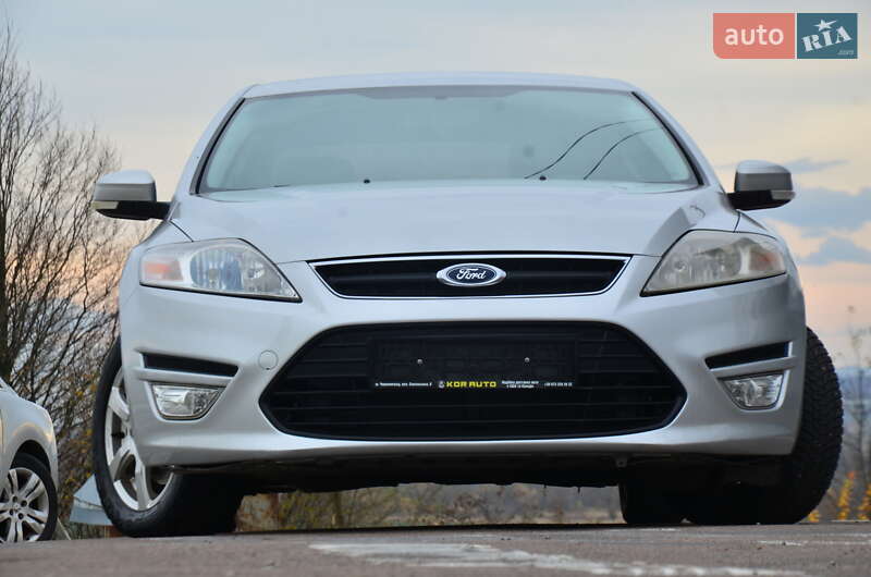 Седан Ford Mondeo 2013 в Дрогобыче