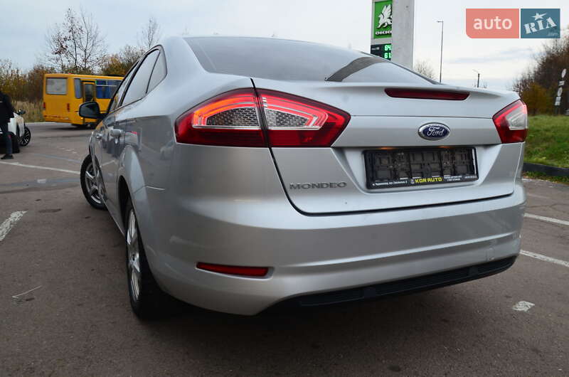 Седан Ford Mondeo 2013 в Дрогобыче