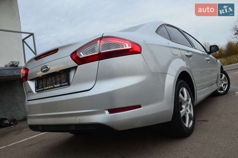 Седан Ford Mondeo 2013 в Дрогобыче
